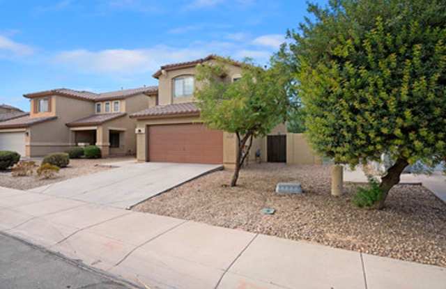 Large Living in The Villages with Community Pool! Gallery 3