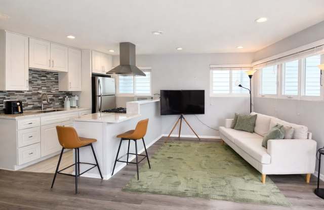 315 Sapphire Avenue photos photos