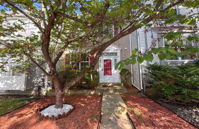 Lovely 3 BR/3.5 BA Townhome in Germantown! photos photos