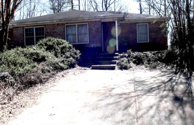 Charming duplex located off of Kent Drive! - 1346 Kent Drive, Auburn, AL 36830