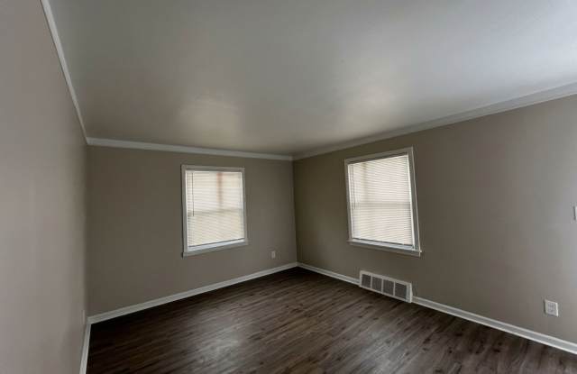 This beautifully updated 3-bedroom, 1-bath single-family home is ready for move-in! Gallery 4