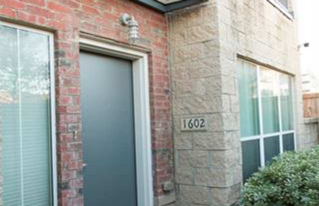 1602 Jensen Court Gallery 2