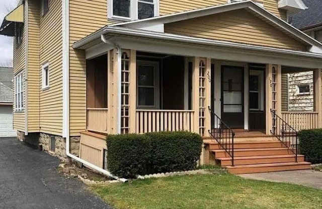 198 Knickerbocker Avenue photos photos