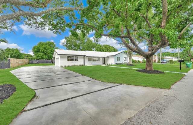 8745 SW 175th St photos photos