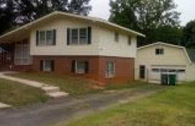 1413 Grovewood Dr. Gallery 2