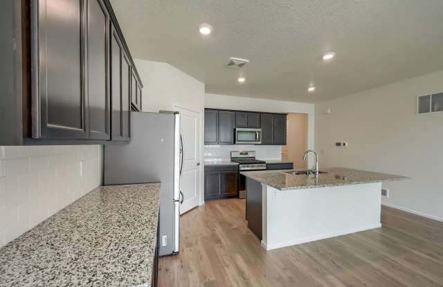 4 Bedroom single family Ranch (Conner) home in Aurora Gallery 4