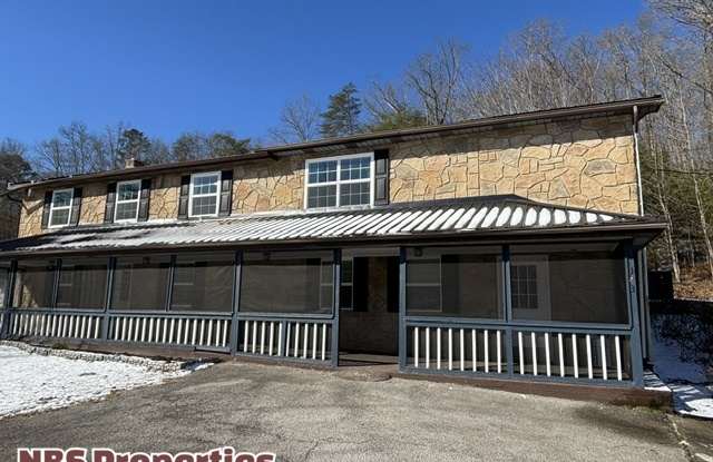 141 McCully Lane Gallery 4