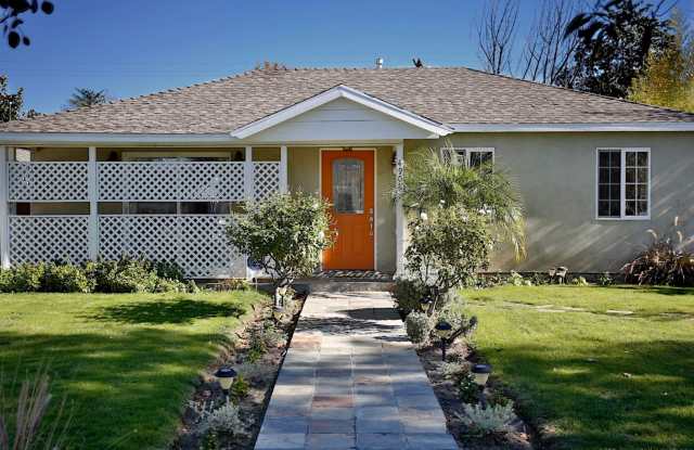 Beautiful North Hollywood 3 Bedroom, 2 Bath Single Family Home  *** Non-Smoking*** photos photos