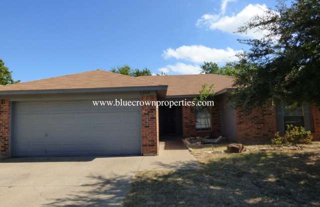 1300 N Creek Dr - 1300 North Creek Drive, Saginaw, TX 76179