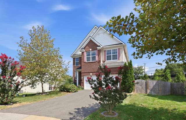 Luxury Living in Haymarket | Spacious 3 Level Home Gallery 3