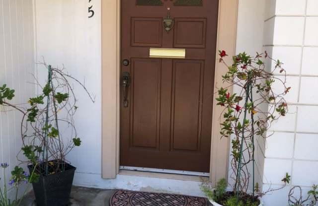 Spacious Single Story 4 bed 2 bath home in Serra Mesa w/2 car garage Gallery 3