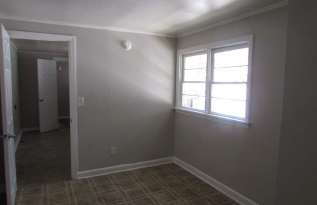 Charming 2-Bedroom Home in a Convenient Sumter Location Gallery 4