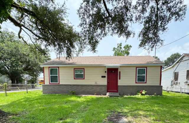 Beautifully Remodeled 4 Bedroom, 2 Bath Home photos photos