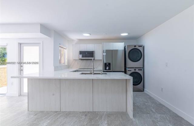 13900 SW 65th Ter photos photos