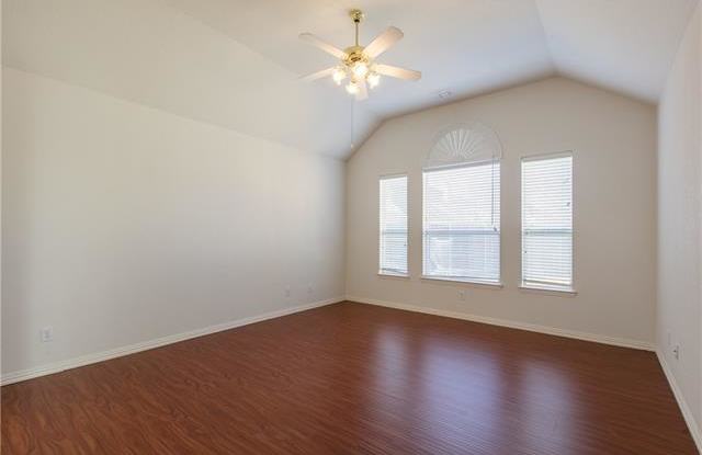 4533 White Rock Lane Gallery 4