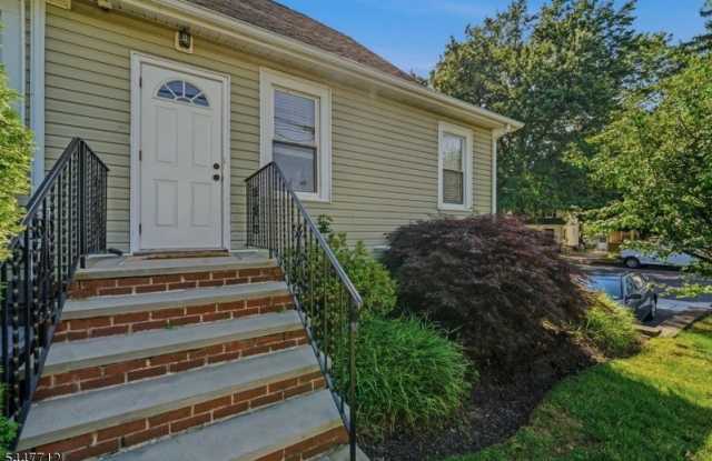 161 Broughton Ave photos photos