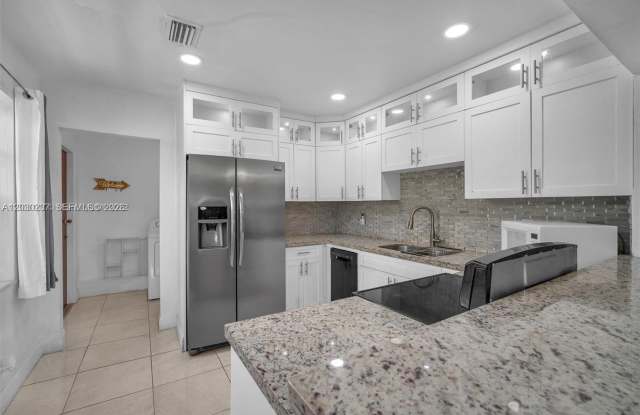 1635 Hollywood Boulevard, Hollywood, FL 33020 - 6809 photos photos