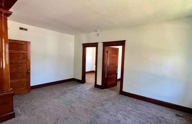 Two Bedroom upstairs apartment in Alton Gallery 3