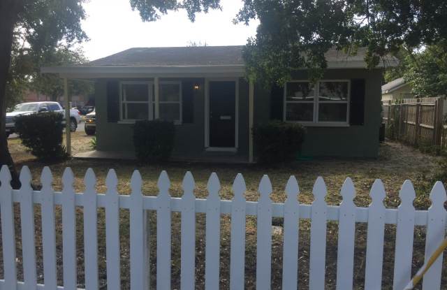 3/1 near UT and Downtown - 1002 West Arch Street, Tampa, FL 33607