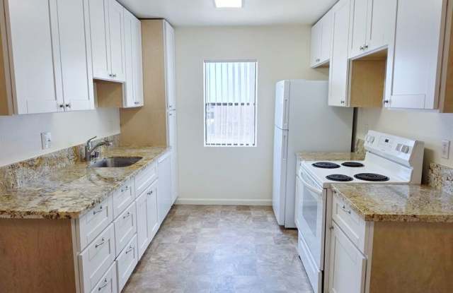 *OPEN HOUSE: 8/30 1:30-2:30PM* Remodeled 2BR in Pacific Beach with Private Garage photos photos