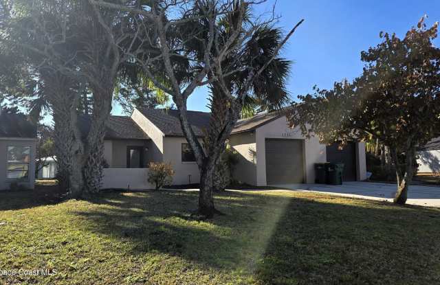 1731 Bluebird Court photos photos