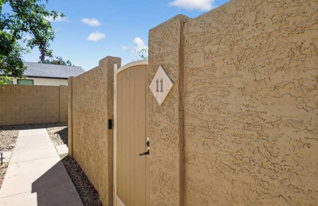 2BR Condo in Phoenix Utilities Included - 3807 North 30th Street, Phoenix, AZ 85016