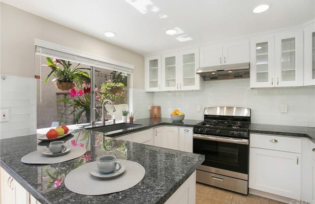 8 Snowberry - 8 Snowberry, Irvine, CA 92604