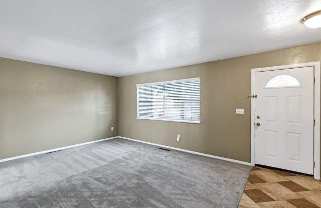 4 Bedroom Home for Rent In North Colorado Springs Gallery 3