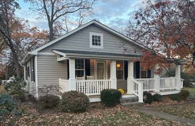 *Price Improvement!*  Beautiful renovated home in waterfront Severna Park! Gallery 3