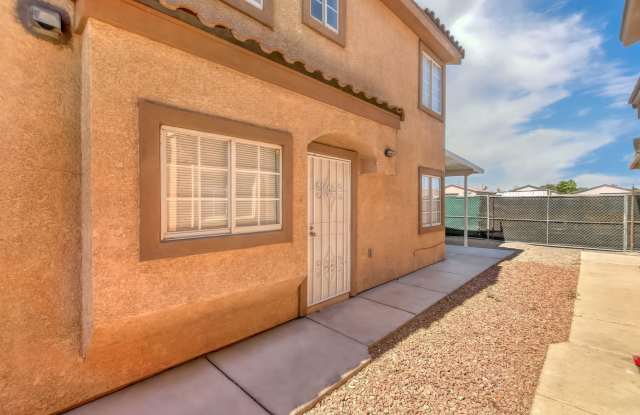 MOVE-IN READY 3BED / 2BATH / 1 GARAGE TOWNHOME * NO HOA * NO CARPET - BUILT 2009 Gallery 4