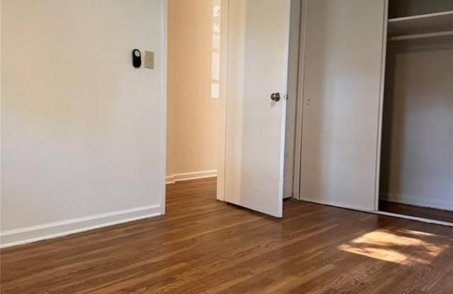 3060 Edwin Gallery 4