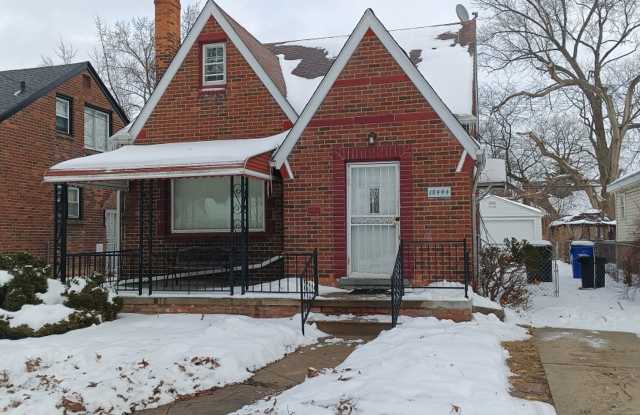 3 bedroom/1.5 bath now available! $1300/mo! photos photos