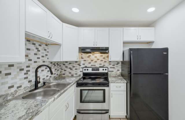 6289 Lear Drive Gallery 4