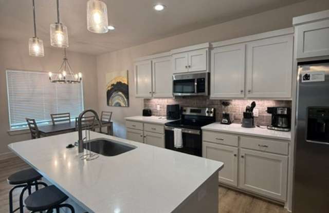 3852 Kala Gallery 3