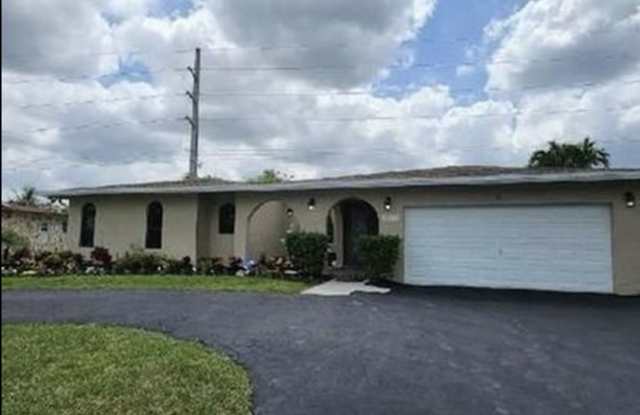 1010 Nw 76th Ave photos photos