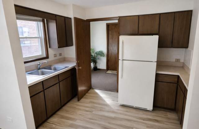 4526 North Seeley photos photos