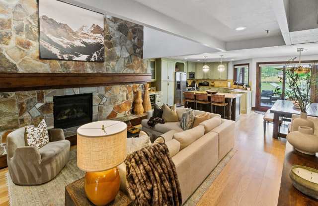 1670 DEER VALLEY Dr N Gallery 4