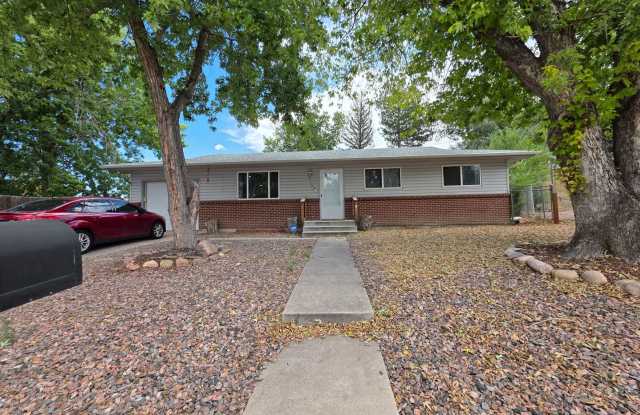 5 Bed 2 bath Home near Fort Carson Gallery 3