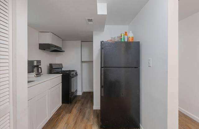 1944 S Springfield Avenue Gallery 3