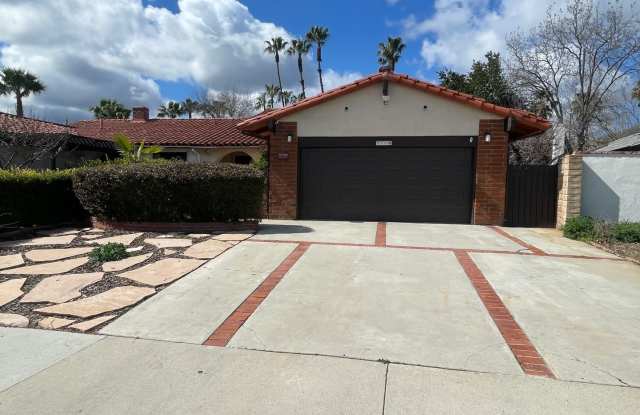 Stunning 3b/2b home with views of the golf course photos photos