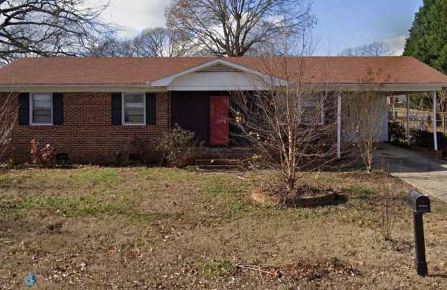 3 Bed, 1.5 Bath Home Available in Greer Gallery 1