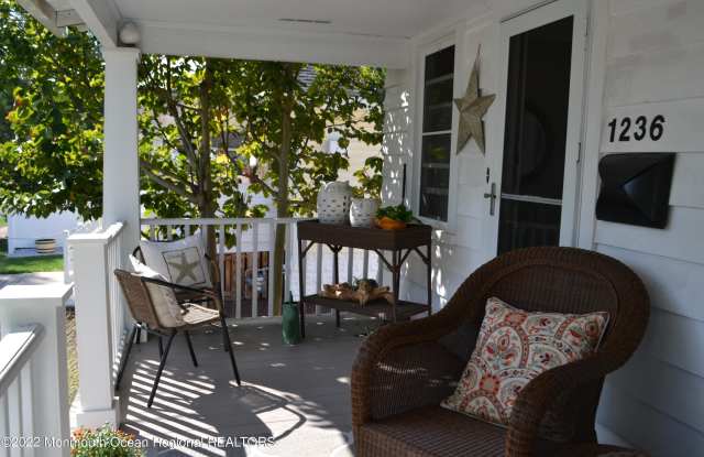 1236 Maplewood Road photos photos