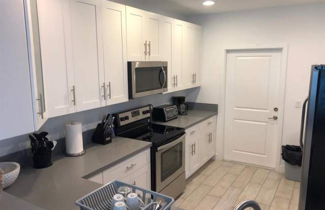 2362 SW 18th Ave photos photos