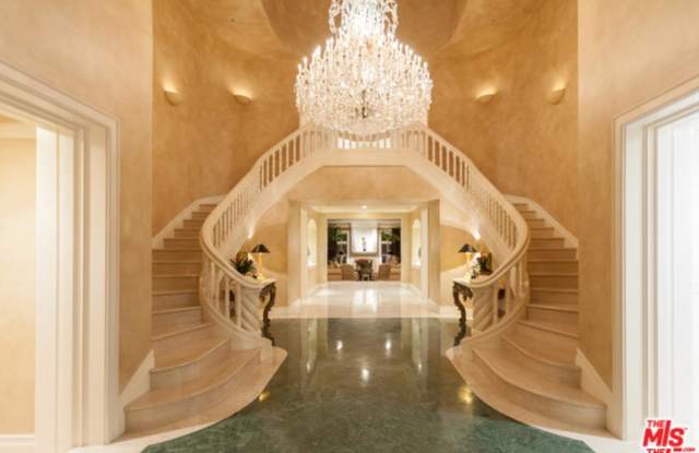 2 BEVERLY Gallery 2
