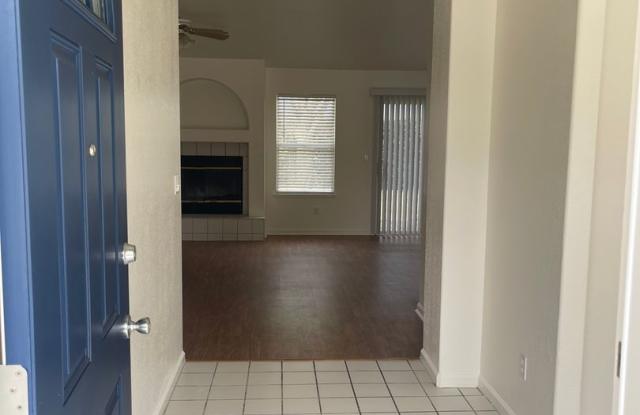 Beautiful, clean, and ready for Move-In Gallery 3