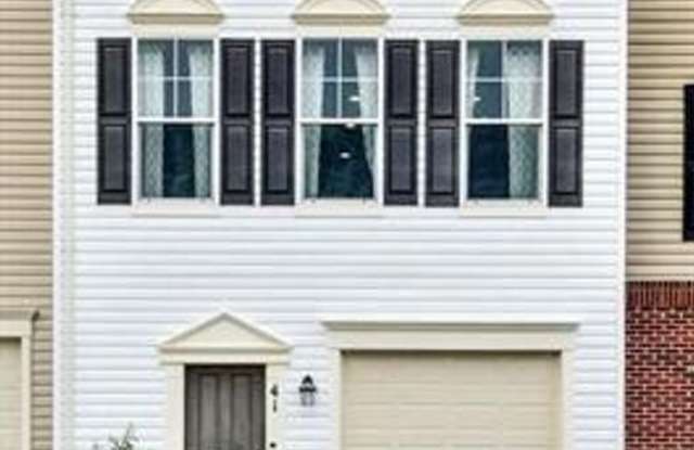 Spacious 3-Bedroom Townhouse with Garage in Woodstream, Stafford VA photos photos