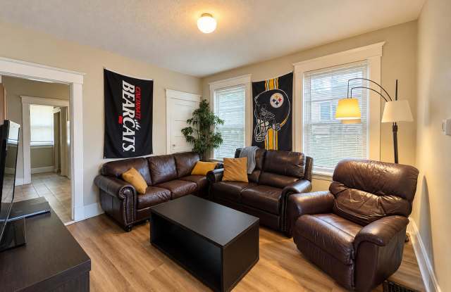 6 Bed/ 2 Bath on Warner Mins. from UC Only $650/pp ($3,900/mo) Gallery 1