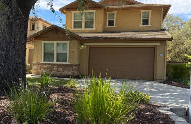 Spacious 4-Bedroom Home in The Oaks at Carmichael photos photos