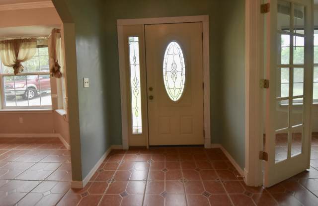 1320 WESTLAWN DR Gallery 2