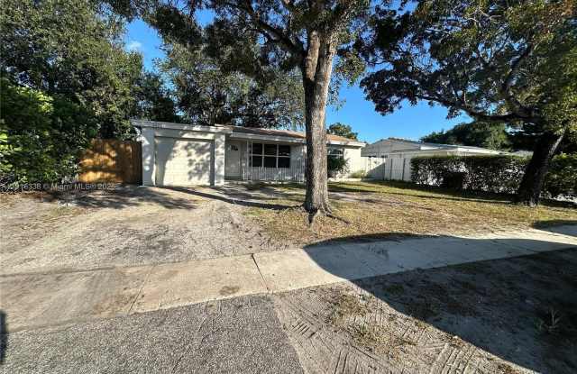 2421 N 57th Ter photos photos 2421 N 57th Ter photos photos